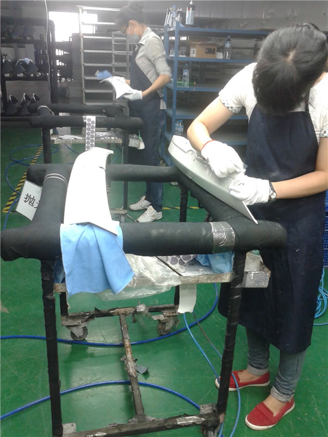 生產(chǎn)車(chē)間